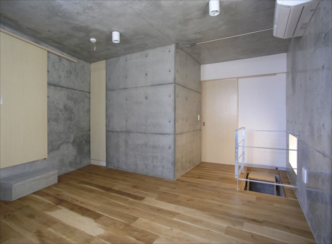 アトリウムを中庭にみたてた3階リビングの外断熱住宅11