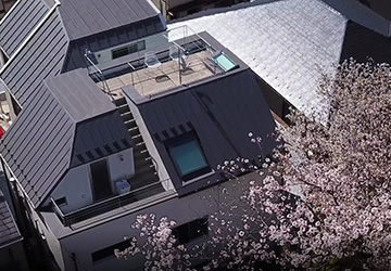 代々木上原に建つ秘密基地のようなRC外断熱の住宅